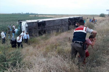 Türkiyədə dəhşətli avtobus qəzası — Ölən və yaralananlar var
