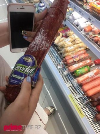 "Araz" marketdə BİABIRÇILIQ: kiflənmiş kolbasa, milçək... - FOTO