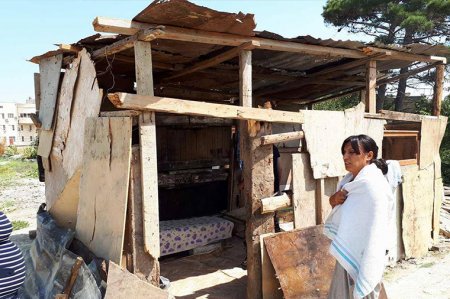 Biləcəridə Putinin dostuyla qorxudulan sakinlər, stansiya rəisinin evini sökdürüb çöldə qoyduğu 15 ailə, 24 uşaq...