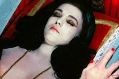 Qəbirdə dirilən qız öz yas mərasiminə gəldi - ŞOK HADİSƏ...