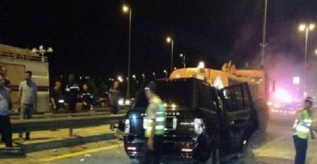 İş adamının oğlu “Range Rover”lə qəzaya düşüb - Ağır yaralı var