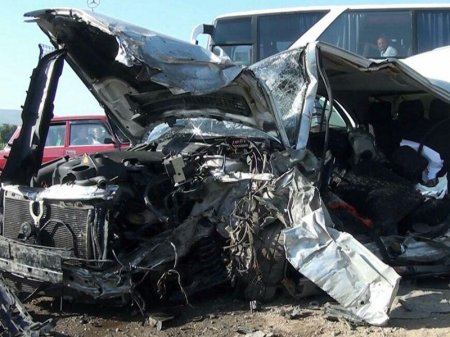 Gömrük əməkdaşları qəzaya düşdü: ölən və yaralanan var - FOTO..