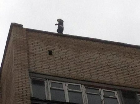 İntihar etmək istədi, xilas edib döydülər.