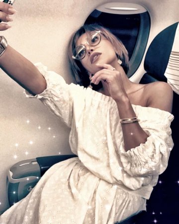 Röya hər kəsdən gizlətdiyi sevgilisinə ismarıc göndərdi - FOTO