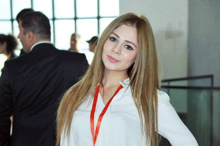 22 yaşlı model Leylanın anasından ŞOK MÜSAHİBƏ: 