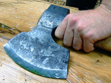 Azərbaycanda DƏHŞƏT: ərinin qollarını bağlayıb baltaladı - QAN DONDURAN TƏFƏRRÜAT...