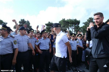 Tarix yazanlar Bakıda - "Qarabağ" qayıtdı - FOTOLAR
