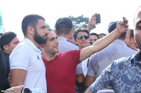 Tarix yazanlar Bakıda - "Qarabağ" qayıtdı - FOTOLAR