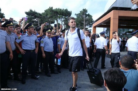 Tarix yazanlar Bakıda - "Qarabağ" qayıtdı - FOTOLAR