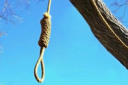 Qaxda 8-ci sinif şagirdi özünü asdı...