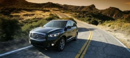 Daha bir məmur oğlu bahalı avtomobillə qəza törətdi...