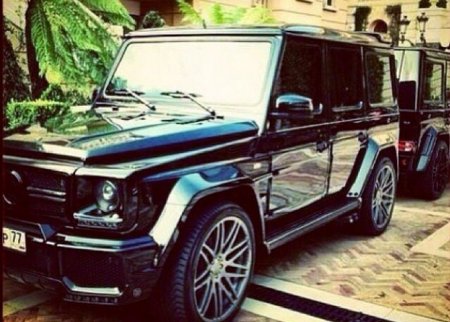 Kürəkən general qayınatasının “Gelandewagen”inin təkərlərini deşdi