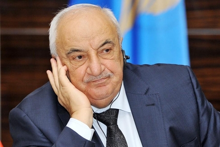 Bakıdakı AA seriyalı taksilər Abid Şərifovundur