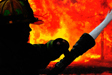 Sumqayıtda 3 otaqlı mənzil yanıb Sumqayıtda 3 otaqlı mənzil yanıb