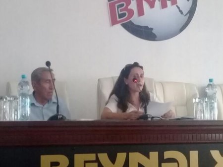 Təhsildə damla damla yıqılan pular - İmtahandan keçə bilməyən direktor təhsildə necə qalır? Təhsildə damla damla yıqılan pular - İmtahandan keçə bilməyən direktor təhsildə necə qalır?