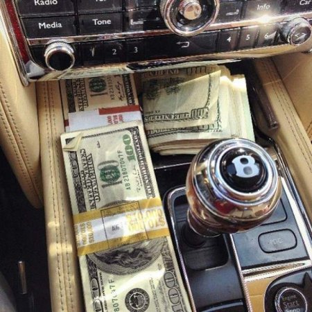 Ağdam “Qaçqınkom”nun krallar kimi kef edən oğlu – FOTOLAR Ağdam “Qaçqınkom”nun krallar kimi kef edən oğlu – FOTOLAR