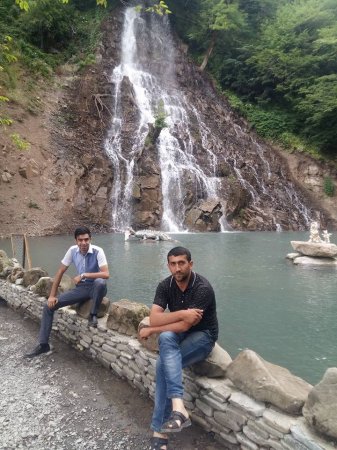 Ağdam “Qaçqınkom”nun krallar kimi kef edən oğlu – FOTOLAR Ağdam “Qaçqınkom”nun krallar kimi kef edən oğlu – FOTOLAR