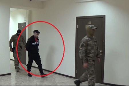 Sumqayıtlı Anarın həbs görüntüləri yayıldı - VİDEO