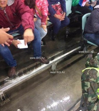 "Qarabağ" "Roma" qarşılaşmasında BİABIRÇILIQ: azarkeşlər oturacaqları OĞURLADI - FOTOFAKT