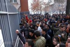 Ermənistanda tələbələr ETİRAZ AKSİYASI KEÇİRİR - Kafedra müdiri... Ermənistanda tələbələr ETİRAZ AKSİYASI KEÇİRİR - Kafedra müdiri...