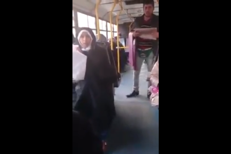 Avtobus cərimə meydançasına aparıldı, sərnişinlər yolda qaldı