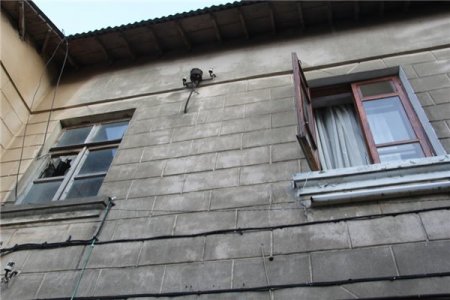 Badamdarda köhnə binaların sökülməsində qalmaqal yaşanır: “Bizə zəmanət versinlər” -FOTOLAR