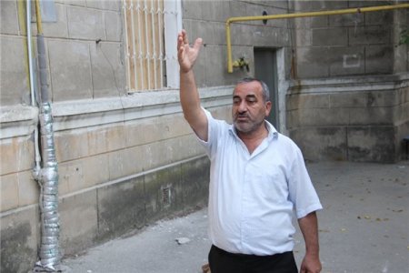 Badamdarda köhnə binaların sökülməsində qalmaqal yaşanır: “Bizə zəmanət versinlər” -FOTOLAR