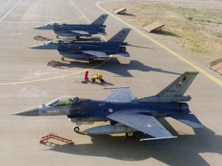 Azərbaycan və Türkiyə hərbi pilotlarının təlimləri başladı - FOTO