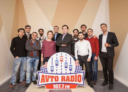 Azərbaycanda radio rəhbəri qalmaqallı şəkildə bütün heyəti ilə işdən çıxarıldı