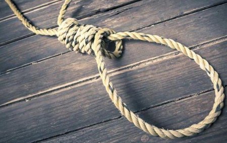 Gəncədə intihar - 15 yaşlı qız ilk dərs günündən sonra özünü öldürdü