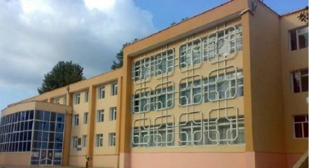 Mingəçevir Dövlət Universitetində hicab qadağası: Rektor başı örtülü tələbələrin dərsə buraxılmayacağını elan etdi