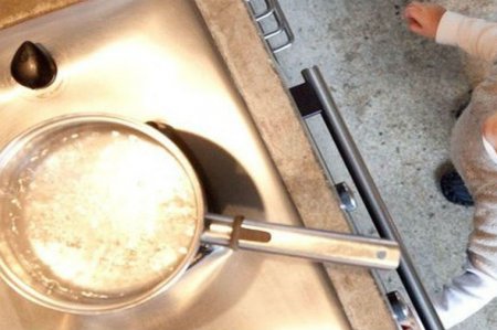 Tovuzda 2 yaşlı uşaq qaynar suda yandı