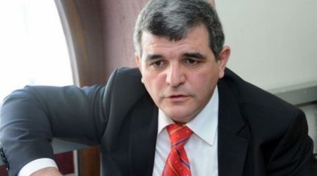 “Siqaret və qəlyan çəkənlər, içənlər komandadan çıxarılsın” – Millət vəkili