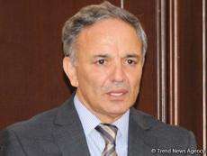 Əflatun Amaşov: Biz nəyə görə cinayətkarları qəhrəmanlaşdırırq?! Əflatun Amaşov: Biz nəyə görə cinayətkarları qəhrəmanlaşdırırq?!