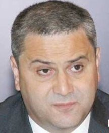 Nazir müşavirinin milyonluq sərvəti – Çexiyada hotel, villalar, lyuks maşınlar…