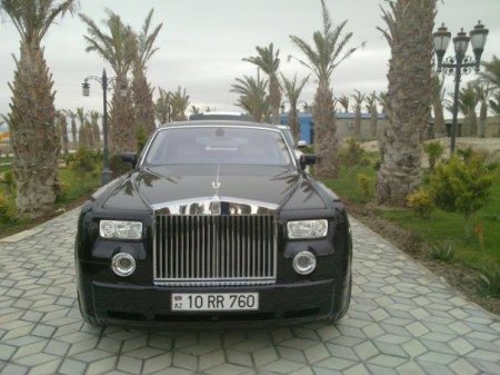 Hacı İbrahimin övladlarının dəbdəbəli həyat tərzi: Milyonluq maşınlar, qızlar... — FOTOLAR