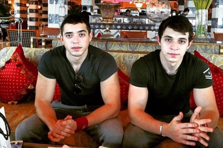 Hacı İbrahimin övladlarının dəbdəbəli həyat tərzi: Milyonluq maşınlar, qızlar... — FOTOLAR