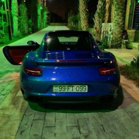 Hacı İbrahimin övladlarının dəbdəbəli həyat tərzi: Milyonluq maşınlar, qızlar... — FOTOLAR