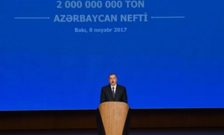 İlham Əliyev iki milyard ton neft hasilatı ilə bağlı mərasimdə