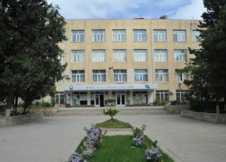 Deputat qardaşının rəhbəri olduğu kollecdə özbaşınalıqdır... Deputat qardaşının rəhbəri olduğu kollecdə özbaşınalıqdır...