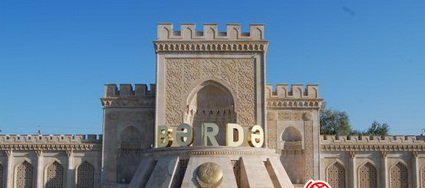 Bərdədə məmur 200 minlik maşınla içkili qəza törətdi: 1 ölü, 2 yaralı - Təfərrüat Bərdədə məmur 200 minlik maşınla içkili qəza törətdi: 1 ölü, 2 yaralı - Təfərrüat