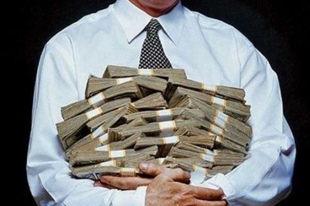 Üç nazirlə bir bankir ölkədən 10 milyardı necə çıxarıb...