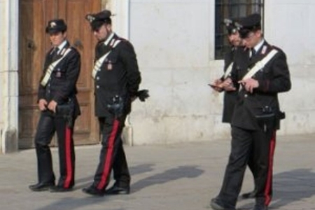 42 yaşlı azərbaycanlı İtaliyada polis əməkdaşını döydü 42 yaşlı azərbaycanlı İtaliyada polis əməkdaşını döydü