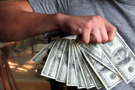 Ekspertlər: Dolların dünyada hegemonluğu uzun çəkməyəcək