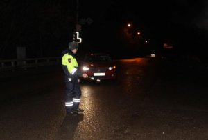 Rusiyada polisdən qaçan azərbaycanlı tıxaca düşərək saxlanılıb Rusiyada polisdən qaçan azərbaycanlı tıxaca düşərək saxlanılıb