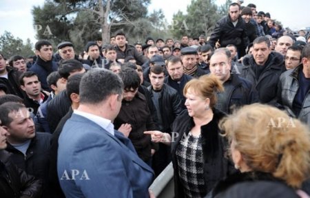 “Binə”də ara qarışdı: Kəbirəni vurub yerə yıxdılar – Təcili