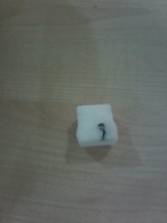 Marketdən alınan TAC MMC şirkətinə məxsus qəndin içindən görün nələr çıxdı – FOTOLAR 