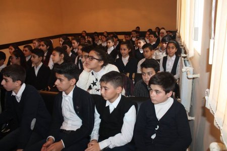 “Azərbaycan Turizm İnstitutu Məzunları” İctimai Birliyi “Qarabağın Mədəniyyət Xəzinəsi” adlı layihə çərçivəsində şagirdlərlə görüş keçirib