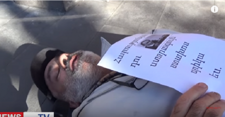 Qasparyan uzanaraq erməni məmura etiraz etdi