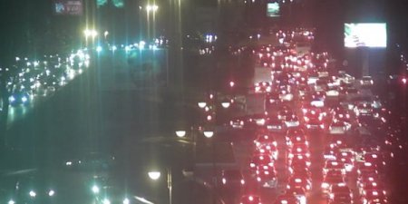 Bakının mərkəzi küçə və prospektlərində tıxac yaranıb (SİYAHI)